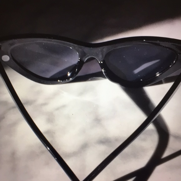 New Elegant Cat Eye UV400 Sunglasses/New - Picture 3 of 4